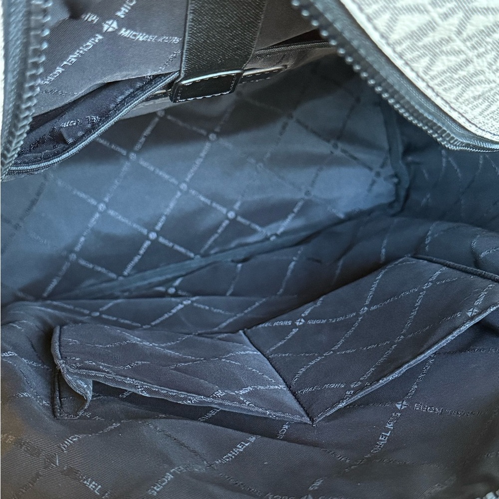 Michael Kors - Logo Tan and Black Backpack - Picture 3 of 7